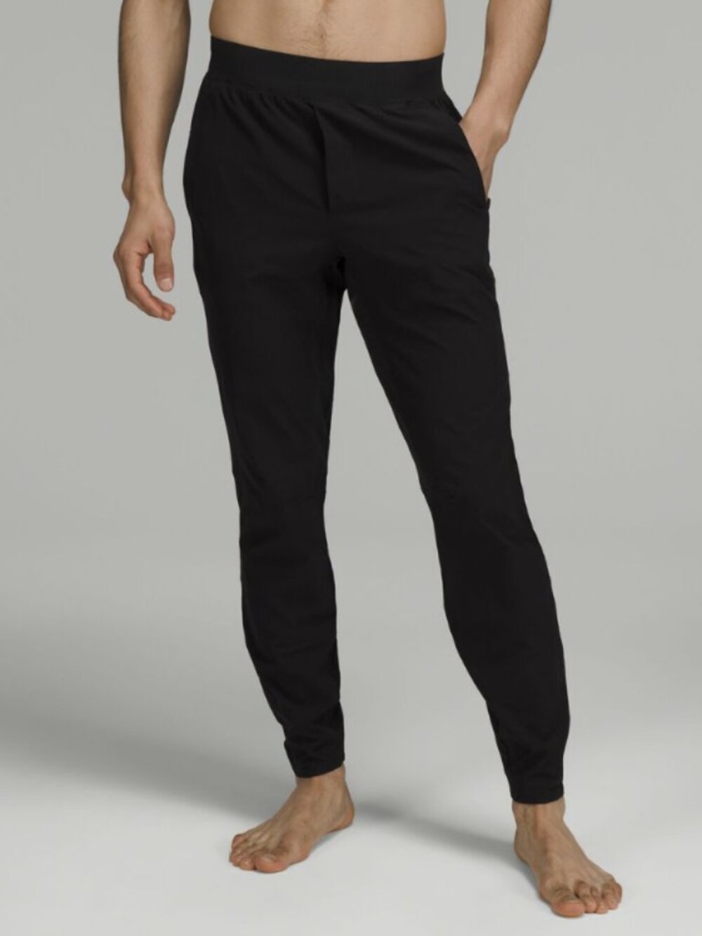 Lululemon In Mind Pant 30" Black Lightweight Pull-On Tapered Mesh Size Medium